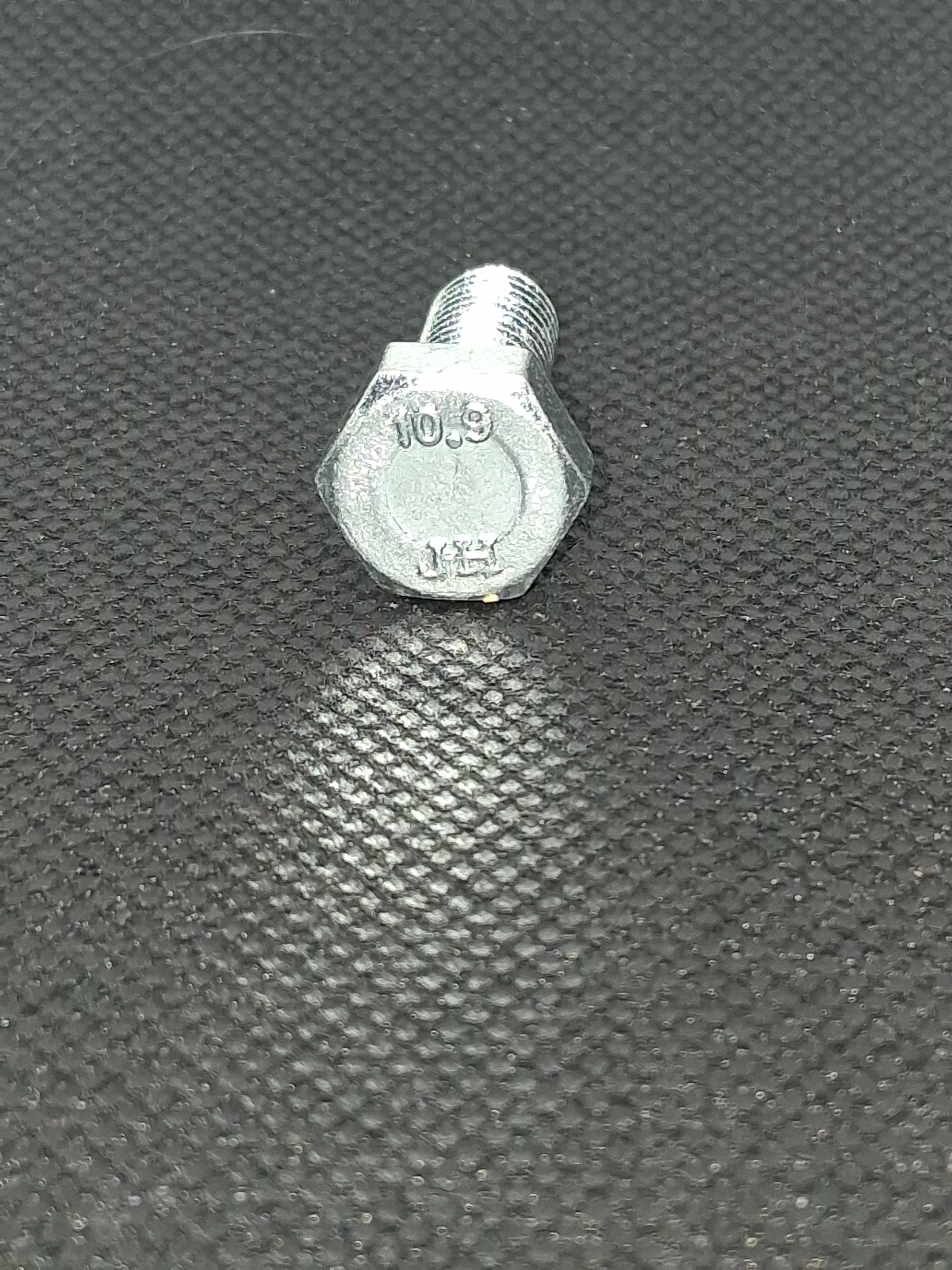 M8-1.25x20mm 10.9 Zinc Plated Hex Bolt
