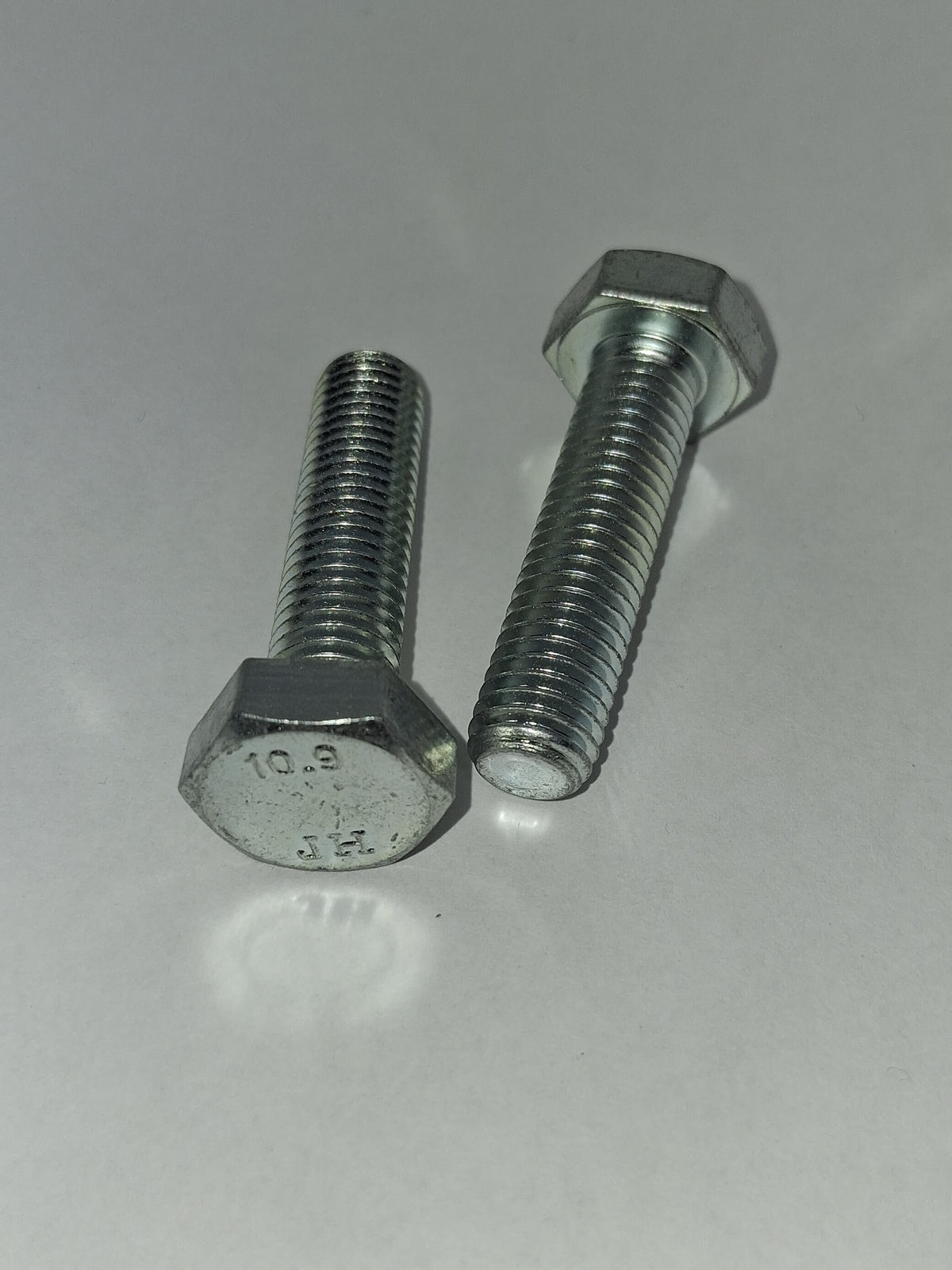M10-1.5x40mm Class 10.9 Hex Cap Screws Zinc Clear