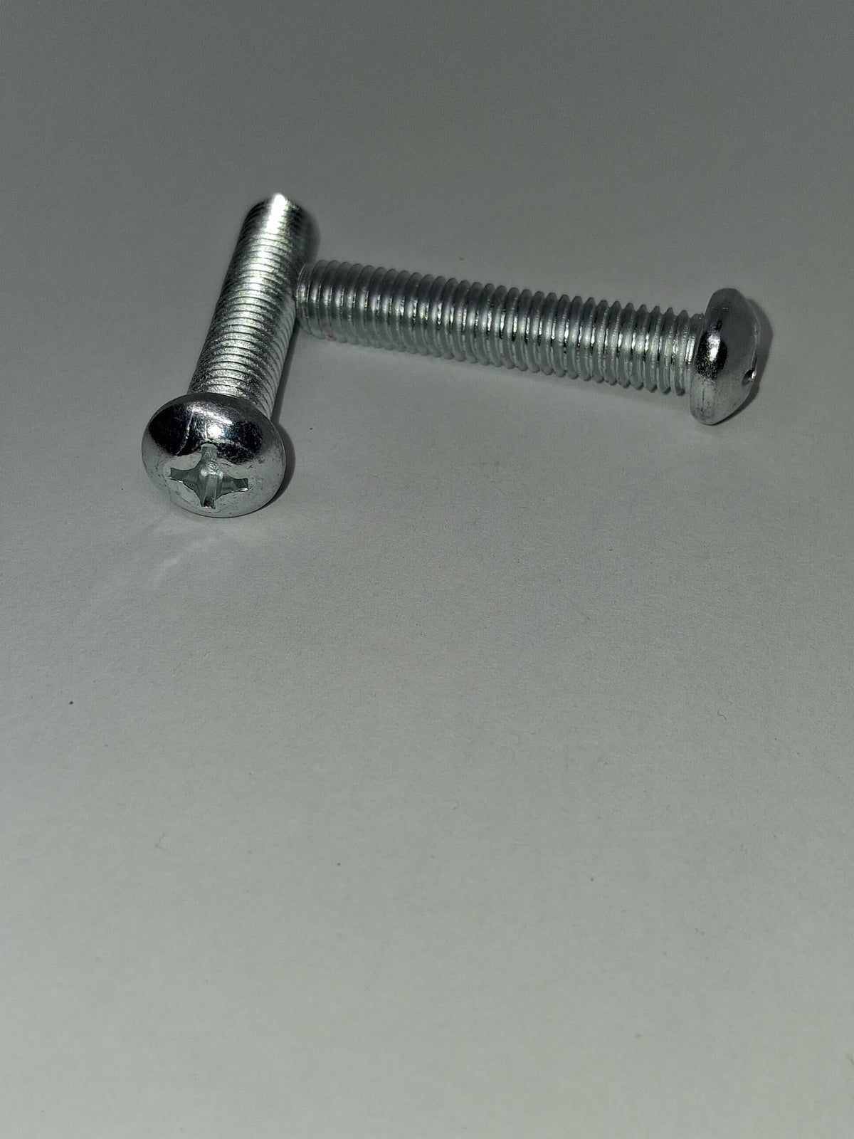 M8 × 40mm Phillips Pan Head Machine Screw – Zinc-Plated